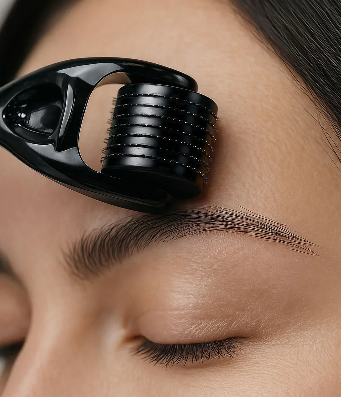 Cyperus Rotundus et Microneedling : Comment Décupler les Bienfaits sur votre Peau